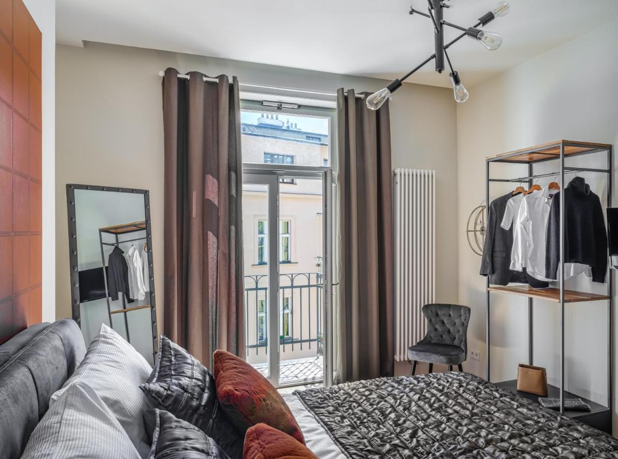 Mn6 Luxury Suites By Adrez プラハ エクステリア 写真