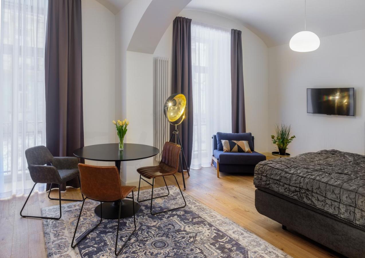 Mn6 Luxury Suites By Adrez プラハ エクステリア 写真
