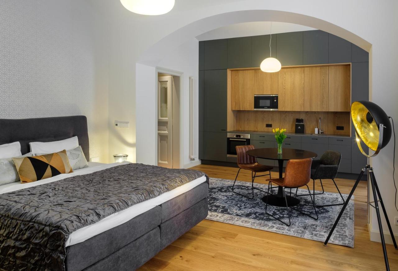 Mn6 Luxury Suites By Adrez プラハ エクステリア 写真