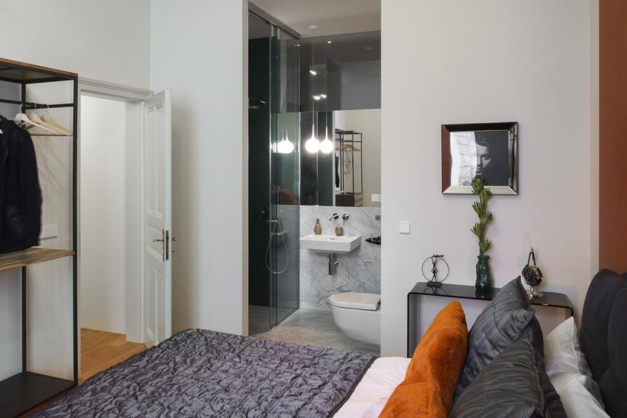 Mn6 Luxury Suites By Adrez プラハ エクステリア 写真