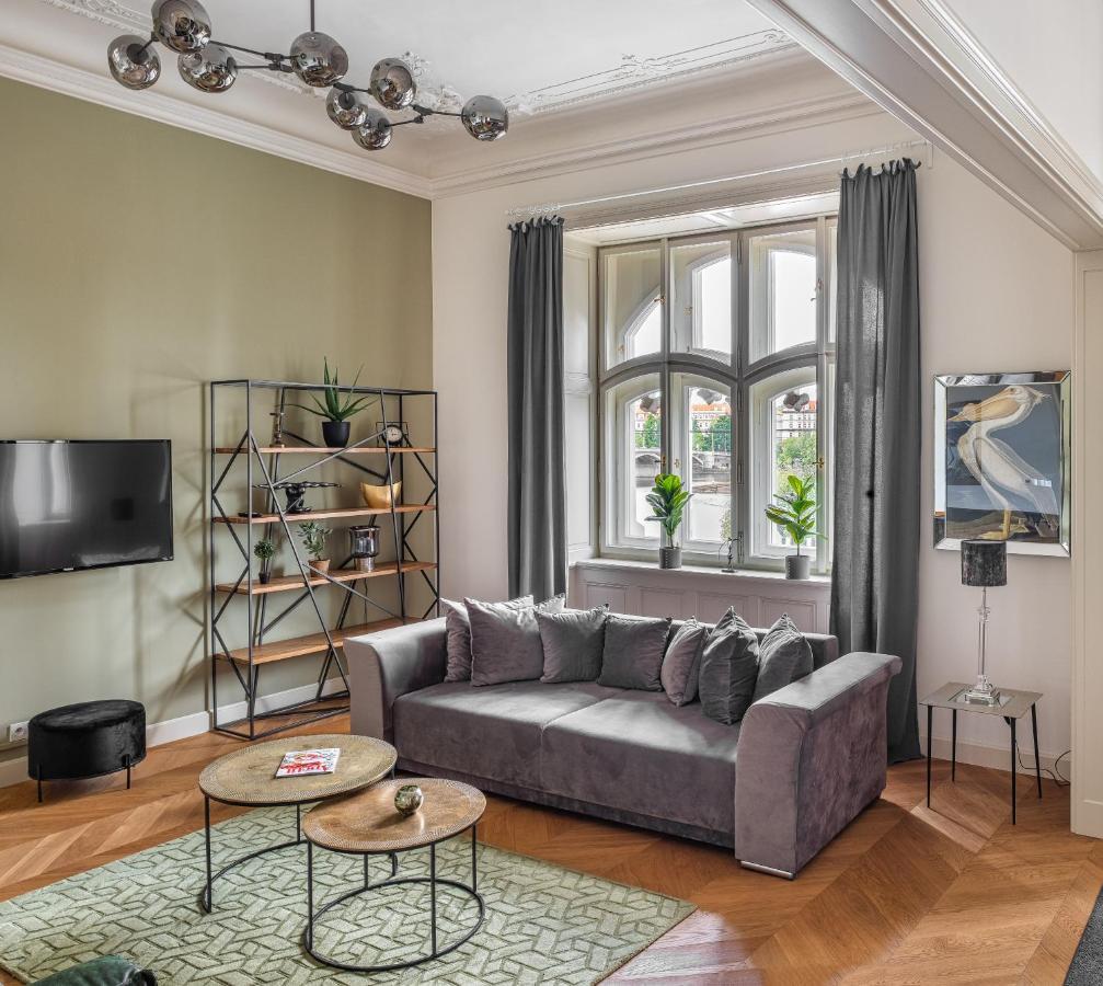Mn6 Luxury Suites By Adrez プラハ エクステリア 写真